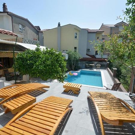 Villa Vlade- From The Heated Pool To The Beach In 1 Minute 예세니체 외부 사진