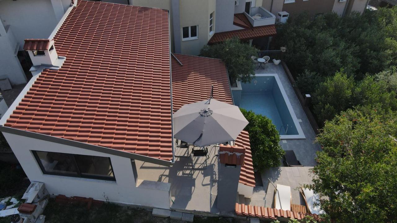 Villa Vlade- From The Heated Pool To The Beach In 1 Minute 예세니체 외부 사진